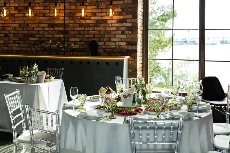 Фото со свадебного банкета в Лофт Порт